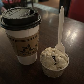 Halo Pub - Ice Cream & Frozen Yogurt Near Me - Princeton, New Jersey Halo Pub - Ice Cream & Frozen Yogurt Near Me - Princeton, New Jersey