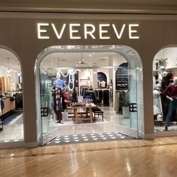 EVEREVE Plaza Frontenac storefront