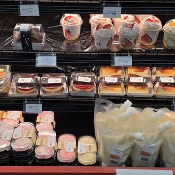 Asian Market - Deli sandwiches and cakes - International Grocery Near Me - Omaha, Nebraska