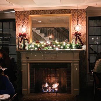 The Charles - interior - American Near Me - Wethersfield, Connecticut The Charles - interior - American Near Me - Wethersfield, Connecticut
