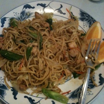 Great China - chicken chow mein - Chinese Near Me - Berkeley, California Great China - chicken chow mein - Chinese Near Me - Berkeley, California