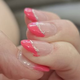 Tried to get her to fix this. She seemed impatient with my need to, not have pink or clear polish all over me. I finally gave up on her.