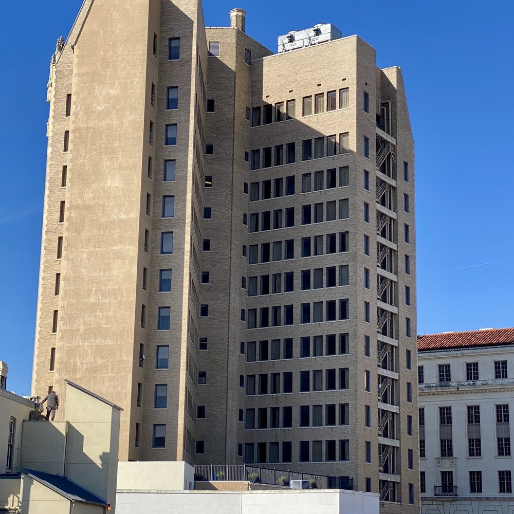 Emily Morgan - A DoubleTree by Hilton - 12.28.22 backside of the Emily Morgan Hotel - Hotels Near Me - San Antonio, Texas Emily Morgan - A DoubleTree by Hilton - 12.28.22 backside of the Emily Morgan Hotel - Hotels Near Me - San Antonio, Texas
