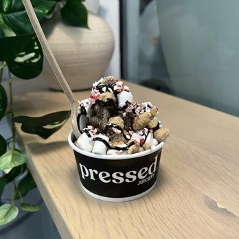 Pressed Juicery - Chocolate Peppermint Sundae Freeze (ig: @cravingswithcat) - Juice Bars & Smoothies Near Me - Manhattan Beach, California Pressed Juicery - Chocolate Peppermint Sundae Freeze (ig: @cravingswithcat) - Juice Bars & Smoothies Near Me - Manhattan Beach, California