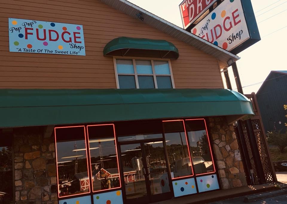 Pop Pops Fudge Shop Logo