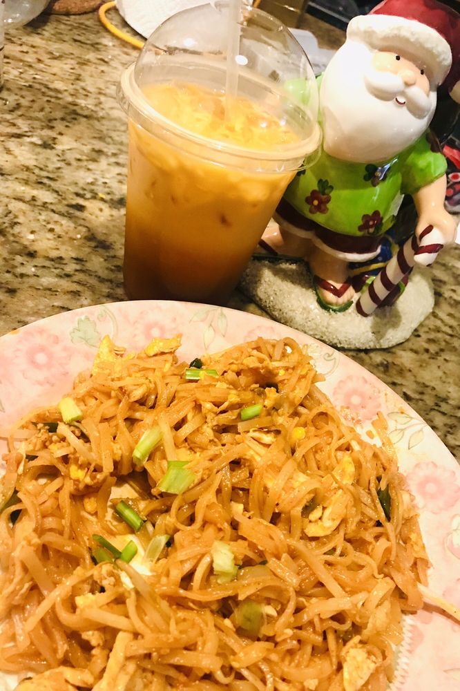 Yummy Thai Food Logo