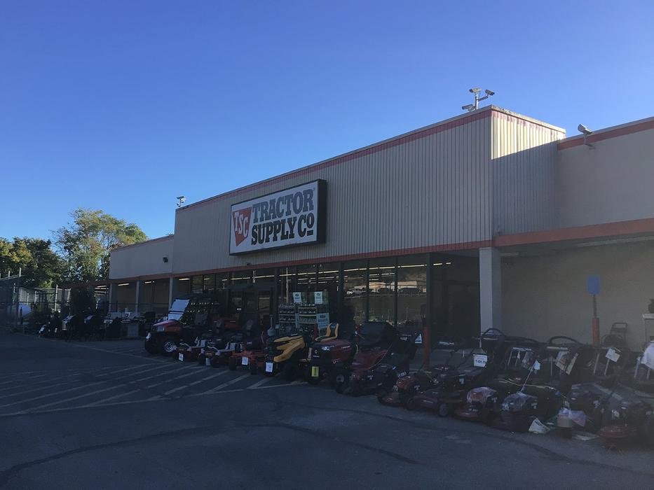 TRACTOR SUPPLY Updated June 2024 59 Dixon Springs Hwy, Carthage