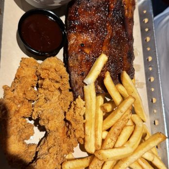 Chili's - Smokehouse Combo Pick 2 - American Near Me - Weston, Florida Chili's - Smokehouse Combo Pick 2 - American Near Me - Weston, Florida