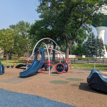 Butterfield Park - Parks Near Me - Elmhurst, Illinois