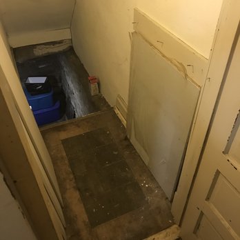 Rapid Dry - Landing, before - Damage Restoration Near Me - Cottleville, Missouri