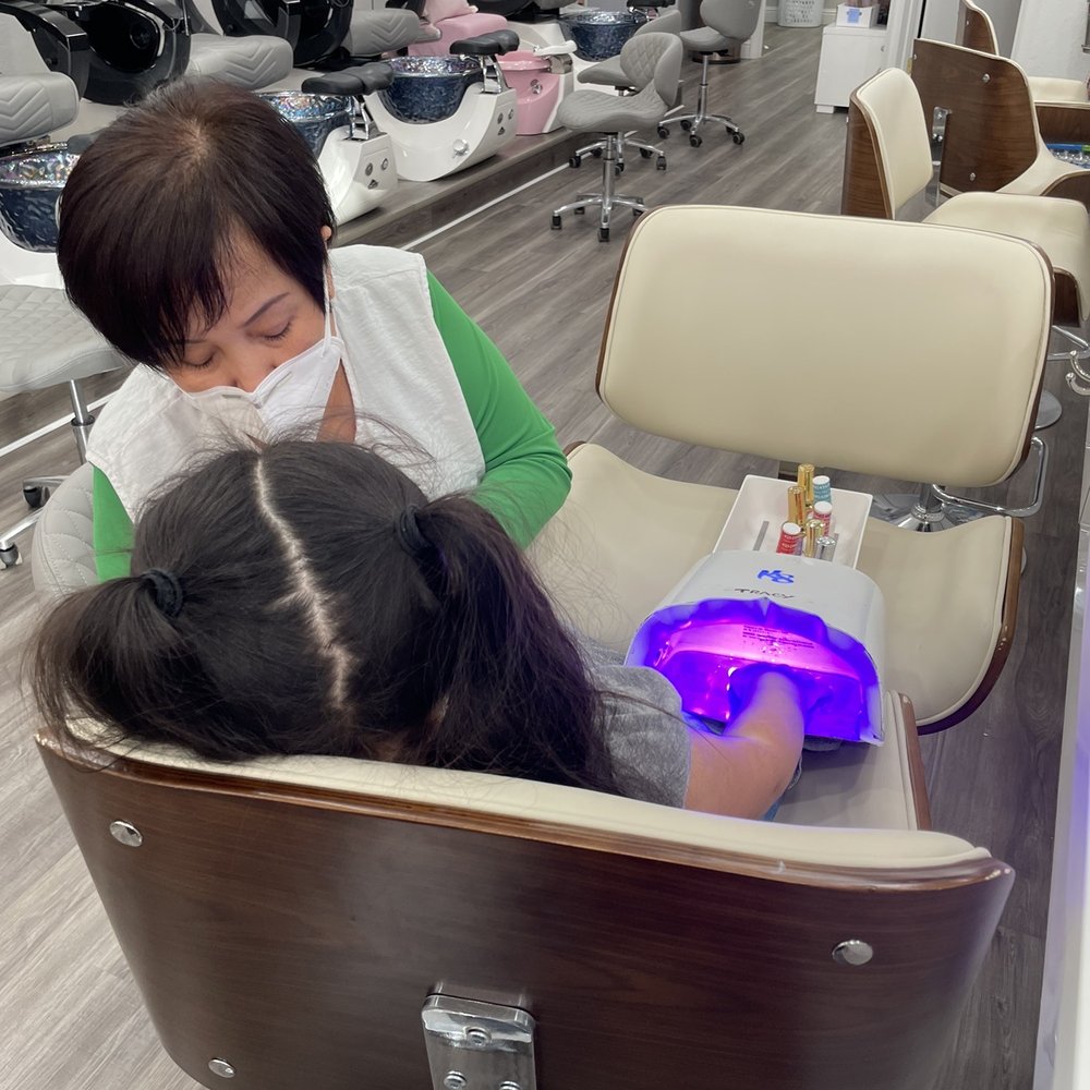 209 Nails Lounge - Getting pampered with my baby girl - Nail Salons Near Me - Stockton, California