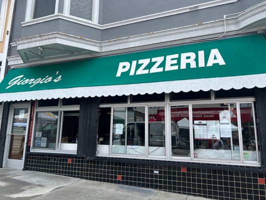 Giorgio's Pizzeria by null