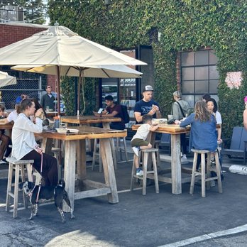 Goodboybob Coffee Roasters - Nice seating outdoors under umbrellas - Coffee & Tea Near Me - Santa Monica, California Goodboybob Coffee Roasters - Nice seating outdoors under umbrellas - Coffee & Tea Near Me - Santa Monica, California