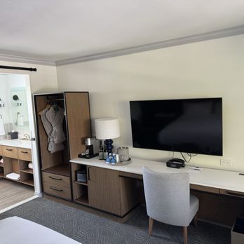 The Hadsten Solvang, Tapestry Collection by Hilton - TV, mini fridge, desk, wardrobe, coffee maker. - Hotels Near Me - Solvang, California The Hadsten Solvang, Tapestry Collection by Hilton - TV, mini fridge, desk, wardrobe, coffee maker. - Hotels Near Me - Solvang, California