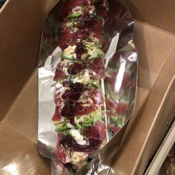 Hay Sushi - Tuna roll - Japanese Near Me - Toronto, Ontario