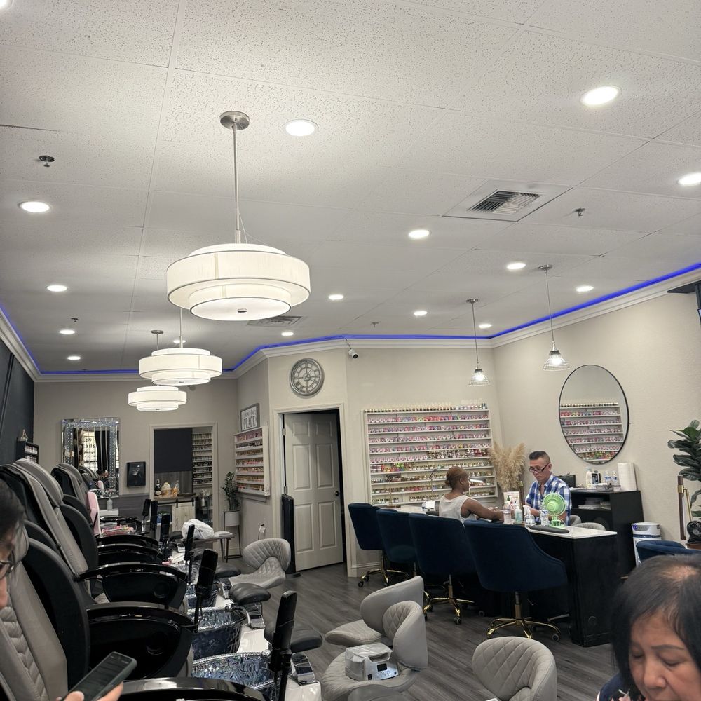 209 Nails Lounge - Inside - Nail Salons Near Me - Stockton, California