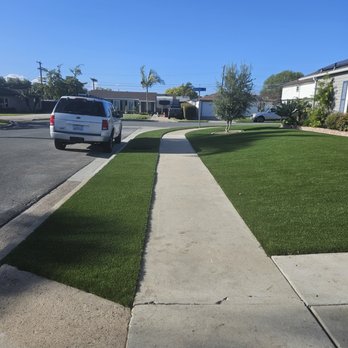 US Turf - Another photo from our driveway of the new turf from US Turf. - Artificial Turf Near Me - San Diego, California US Turf - Another photo from our driveway of the new turf from US Turf. - Artificial Turf Near Me - San Diego, California