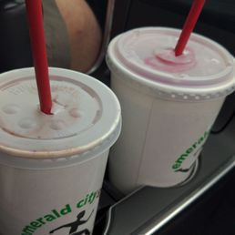 32oz pb& J (top) 240z emerald w/pb&j 32oz pb& J (top) 240z emerald w/pb&j