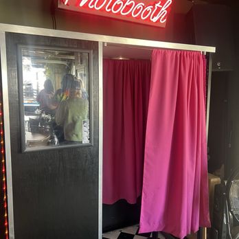 Sit Tite - Photo Booth - Italian Near Me - Portland, Oregon Sit Tite - Photo Booth - Italian Near Me - Portland, Oregon