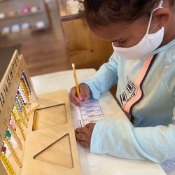 Lectura Montessori School