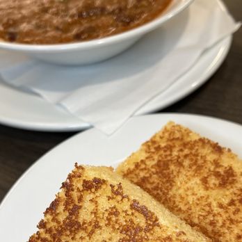 Zippy's Arroyo Crossing - Corn bread and chili bowl - Hawaiian Near Me - Las Vegas, Nevada Zippy's Arroyo Crossing - Corn bread and chili bowl - Hawaiian Near Me - Las Vegas, Nevada
