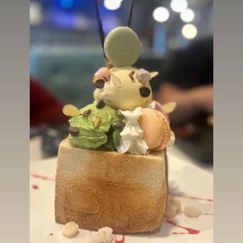 Snowbee Tea Station - green tea, mango, and strawberry ice cream on toast is definitely a shareable dessert. It was our 1st time trying it - Bubble Tea Near Me - Sacramento, California Snowbee Tea Station - green tea, mango, and strawberry ice cream on toast is definitely a shareable dessert. It was our 1st time trying it - Bubble Tea Near Me - Sacramento, California