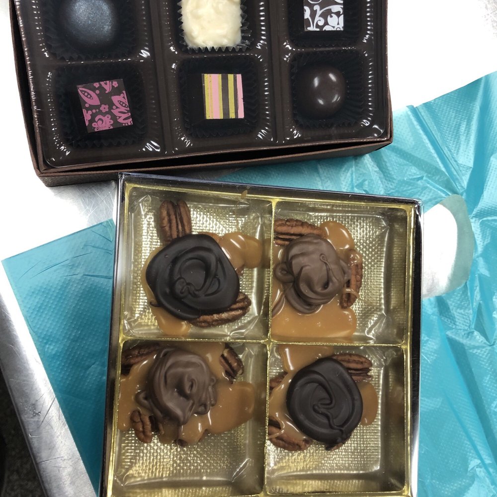 Yelibelly Chocolates - Bon bon mixture and turtles - Chocolatiers & Shops Near Me - Addison, Texas Yelibelly Chocolates - Bon bon mixture and turtles - Chocolatiers & Shops Near Me - Addison, Texas