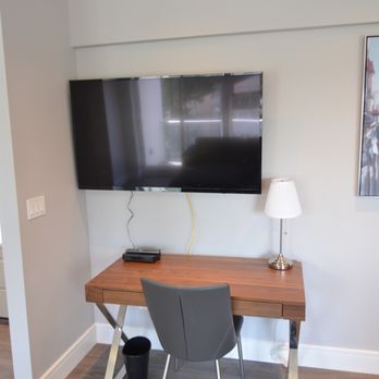 SoLo Suites - Work station - Hotels Near Me - Victoria, British Columbia SoLo Suites - Work station - Hotels Near Me - Victoria, British Columbia