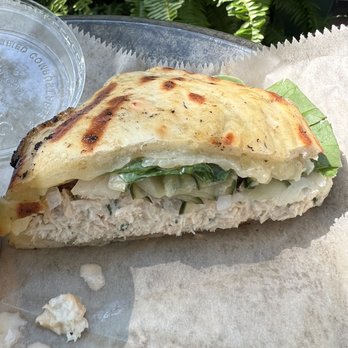 Nosh Restaurant and Cafè - Tuna on Cauliflower Bread - Cafes Near Me - Springfield, Massachusetts