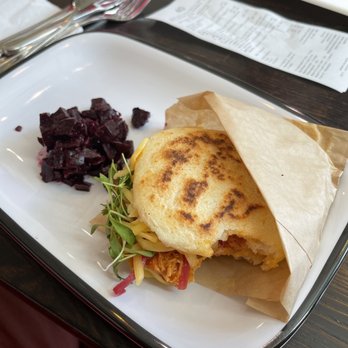 Amara Chocolate & Coffee - Catira en malibu arepa - Coffee & Tea Near Me - Pasadena, California