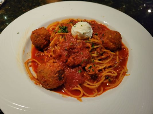 Noto's Old World Italian Dining by null