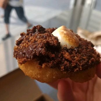 Fugo Desserts - Campfire Smores - Desserts Near Me - Toronto, Ontario Fugo Desserts - Campfire Smores - Desserts Near Me - Toronto, Ontario