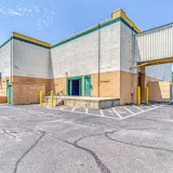 Moove In Self-Storage