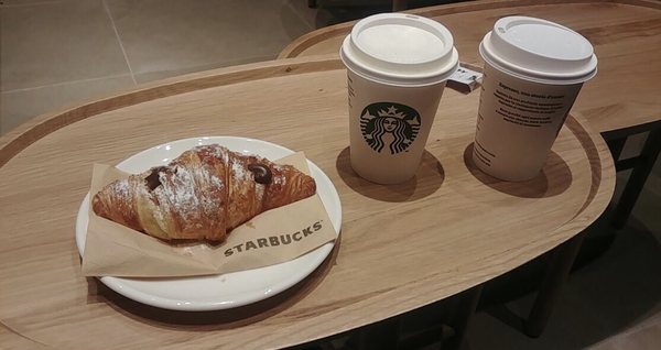 Starbucks - Milano Garibaldi by null