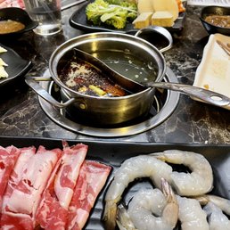 Steak, Shrimp and two broths Steak, Shrimp and two broths