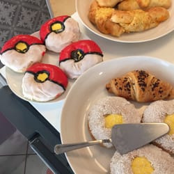 Bare Beppe - Pokémoninspirerade skolebullar, chokladcroissanter och vanliga skolebullar.