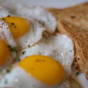 Doris Diner - John Wayne's Breakfast - da sind Bratkartoffeln (Hash Browns) drunter. - Diners Near Me - Hamburg, HH Doris Diner - John Wayne's Breakfast - da sind Bratkartoffeln (Hash Browns) drunter. - Diners Near Me - Hamburg, HH