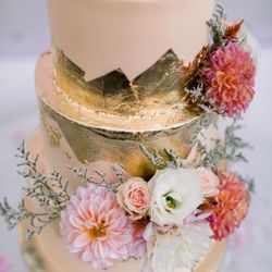 Sunshine and Moons - Our delicious and gorgeous wedding cake from Sunshine and Moons.