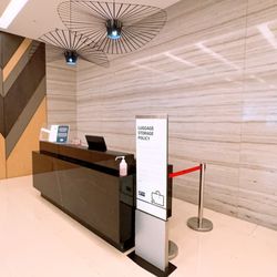 Holiday Inn Express Manila Newport City - Luggage storage concierge!!
