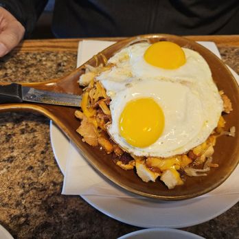 Rainbow Cafe - Nashville Skillet - Burgers Near Me - Elmhurst, Illinois