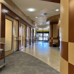 Inova Specialty Hospital - January 2025 Yellow entrance