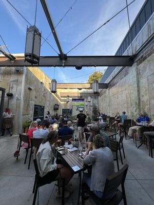 Blue Dog Tavern by null