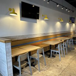 Smashburger - Dining area