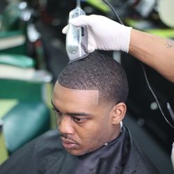 Vintage The Barber Shop - Ray Cox hammering me out a flawless Cesar with that slow #motionfade!'