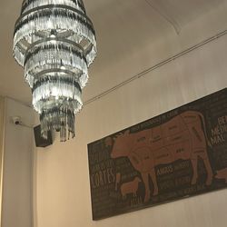 Atalho Real - Cool light fixture made out of paper clips and pens