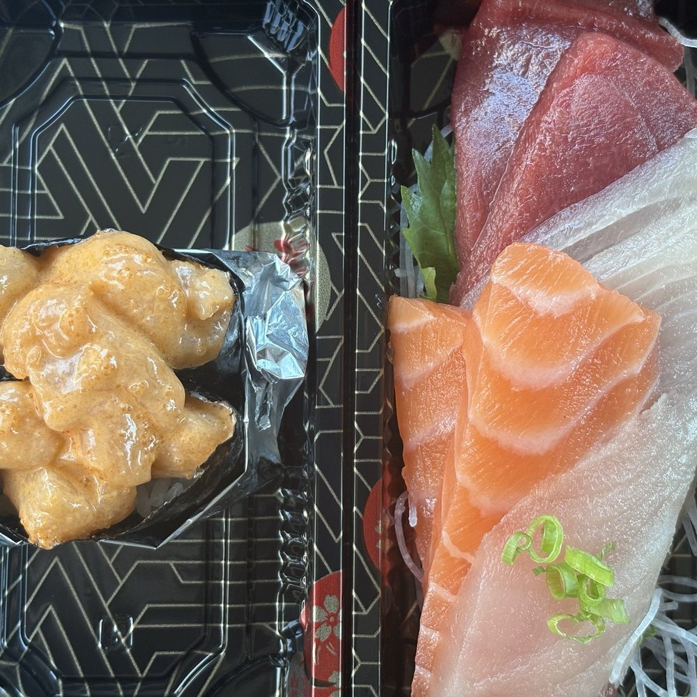Scallop Sushi, Mix Sashimi Special Scallop Sushi, Mix Sashimi Special
