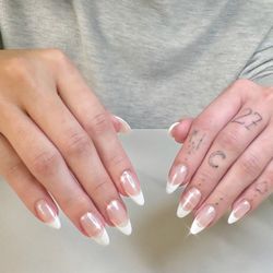 Den Nails
