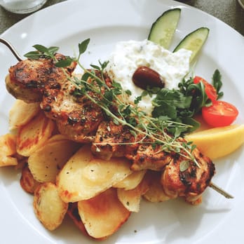 Grekisk Taverna - Fin tallrik och bra utsikt - Greek Near Me - Strängnäs, D Grekisk Taverna - Fin tallrik och bra utsikt - Greek Near Me - Strängnäs, D