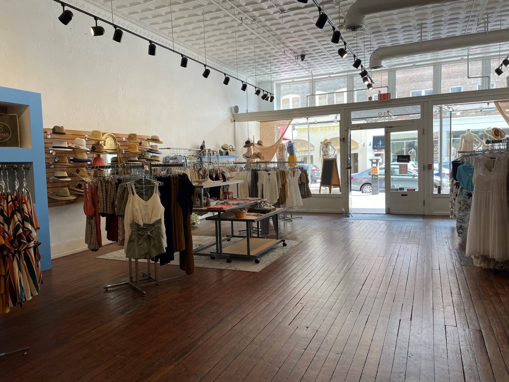 BENNALI’S COASTAL WEAR Updated August 2024 318 W Broughton St