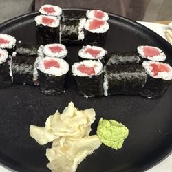 Tuna rolls